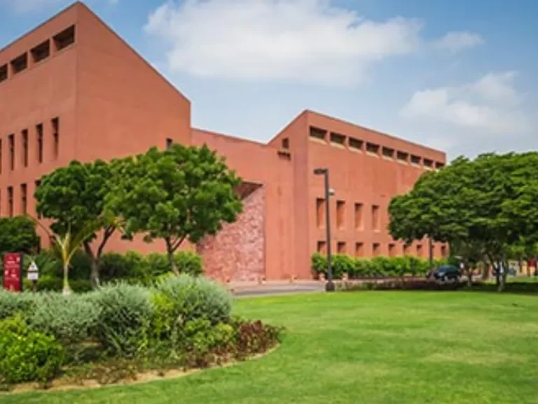 Aga Khan University Karachi img 2 768x576