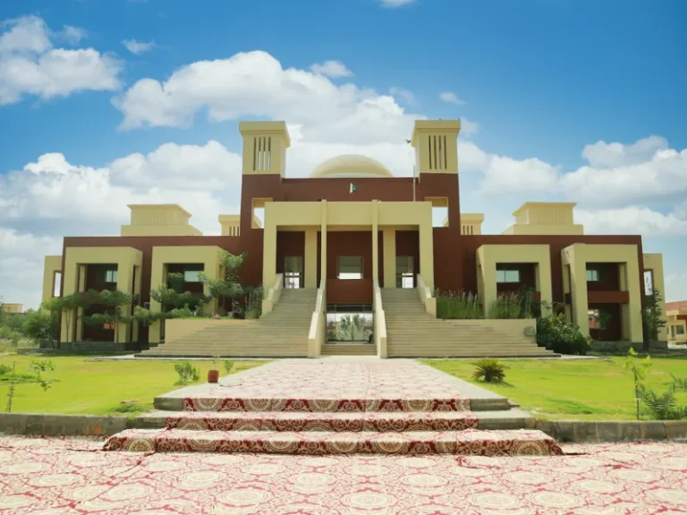 Shaheed Mohtarma Benazir Bhutto Medical University Larkana img 2 768x576